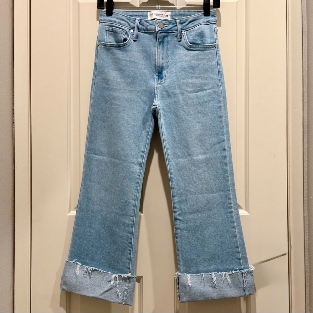 Just Black Denim, Light Wash Cropped Jeans